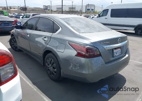 2015 Nissan Altima 2.5 S z USA, uszkodzony, nr VIN 1N4AL3AP4FC576910